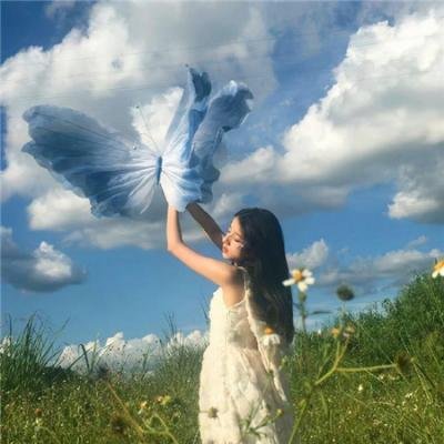 弱比少男闯女校